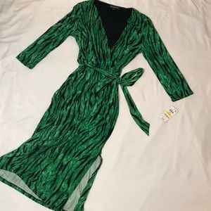 NWT INC Green Pattern Front Tie Wrap Bodycon Dress